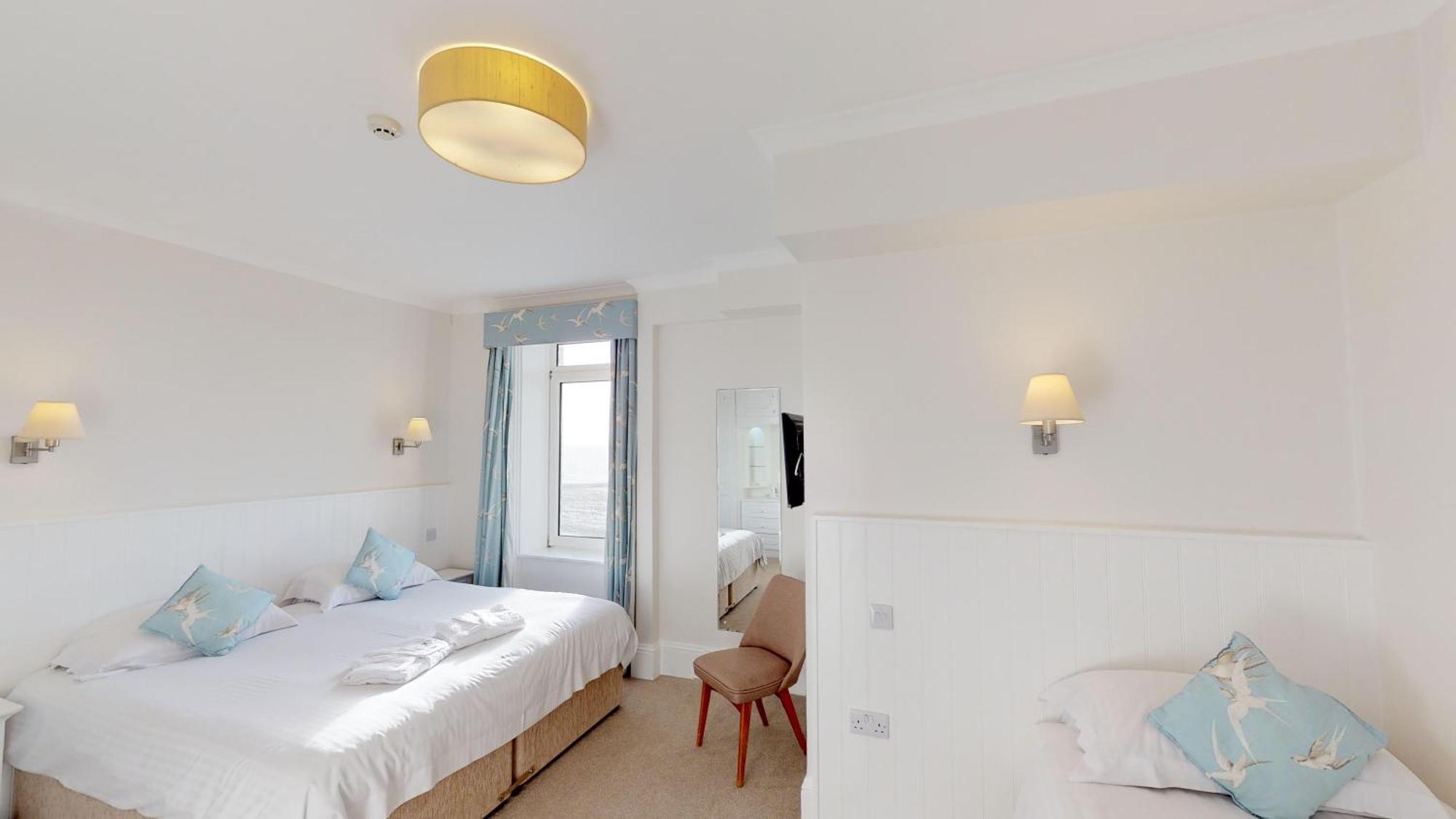 Ommaroo Hotel Ст. Хейлир Джерси Номер фото